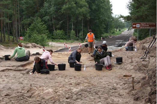Archaeological excavations at the Jägala Jõesuu V settlement site of the Comb Ceramic culture in 2011. 