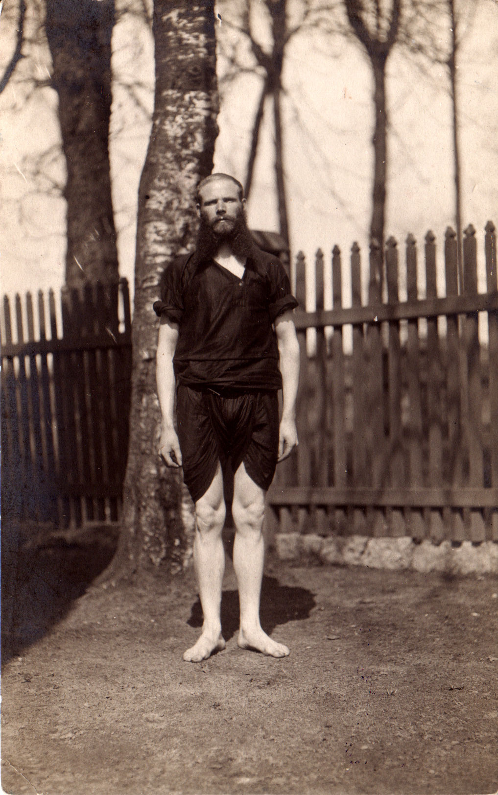 Must-valge pilt mehest nimega Karl Tõnisson.